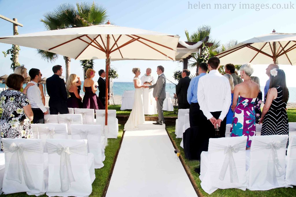 You are currently viewing Hale bride marries in Malaga, Spain