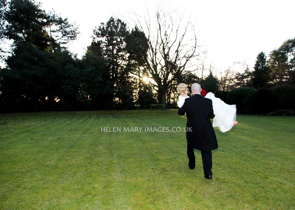 You are currently viewing Winter wedding photography Cheshire